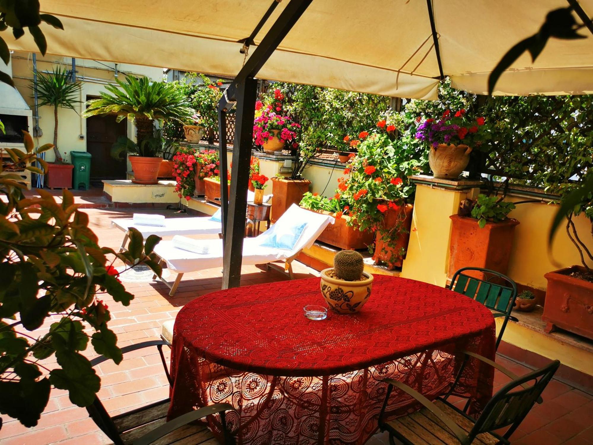 Gasthuis Attic Garden *